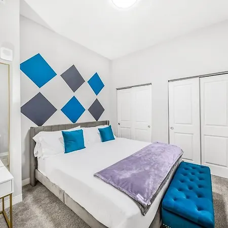 Heart Of Downtown Cleveland, With Free Heated Pool And Gym With Steam Room 413